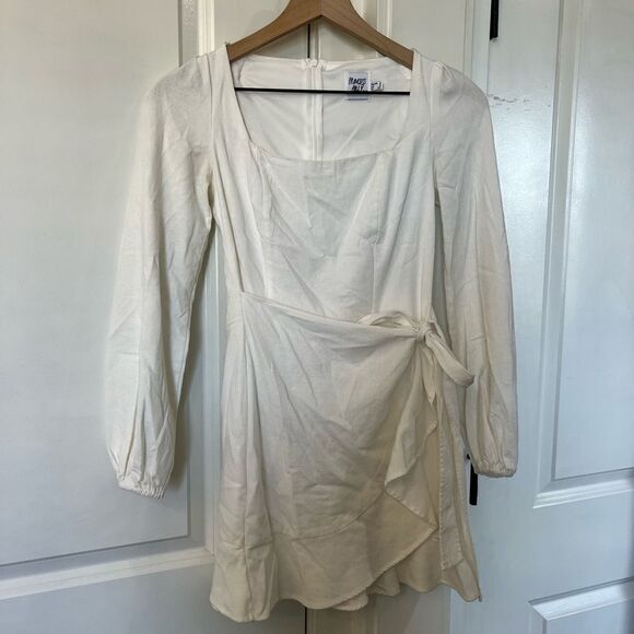 Princess Polly Dresses & Skirts - Princess Polly white ruffle long sleeve dress womens size 2 vacation dress M371